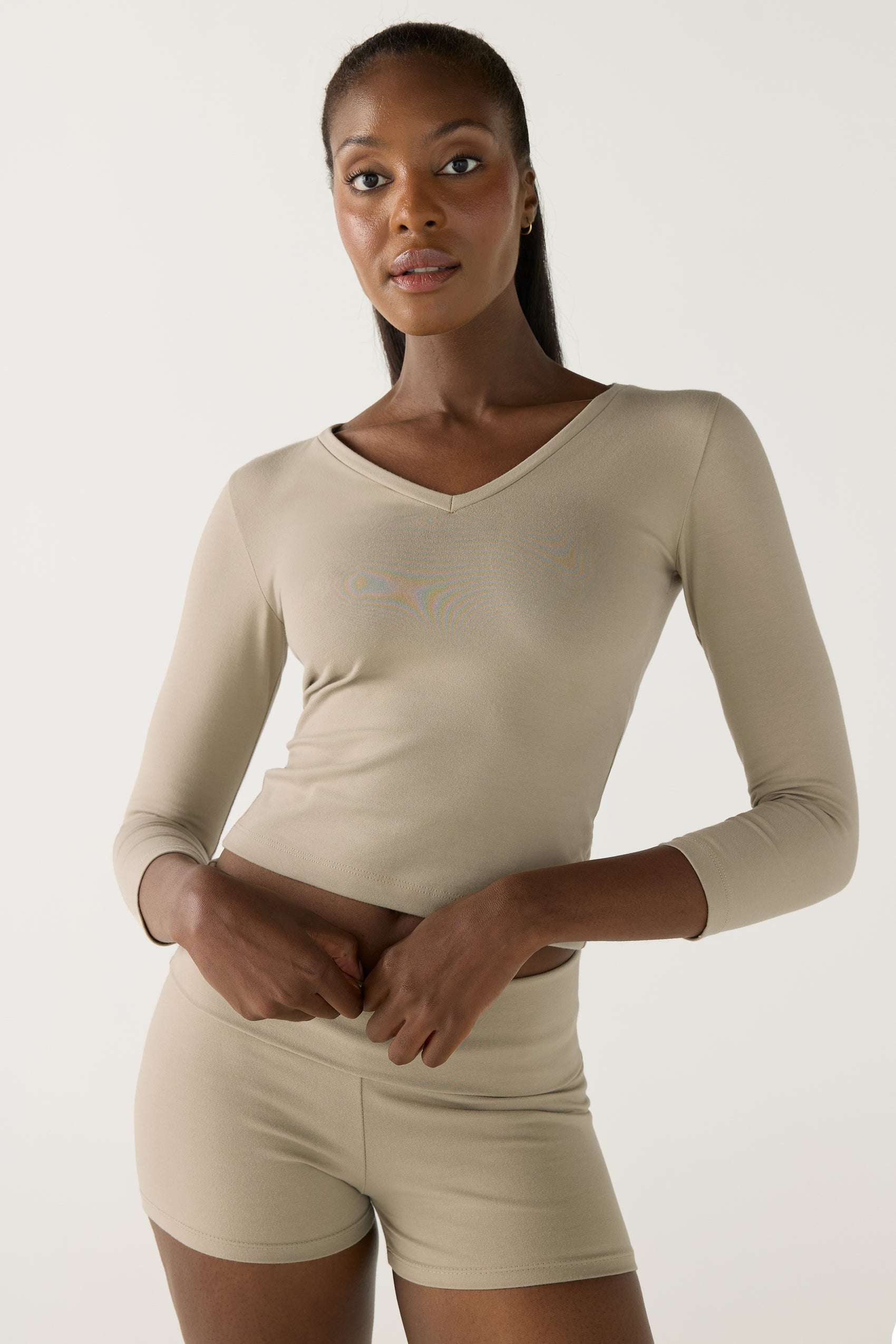 Leia V-Neck